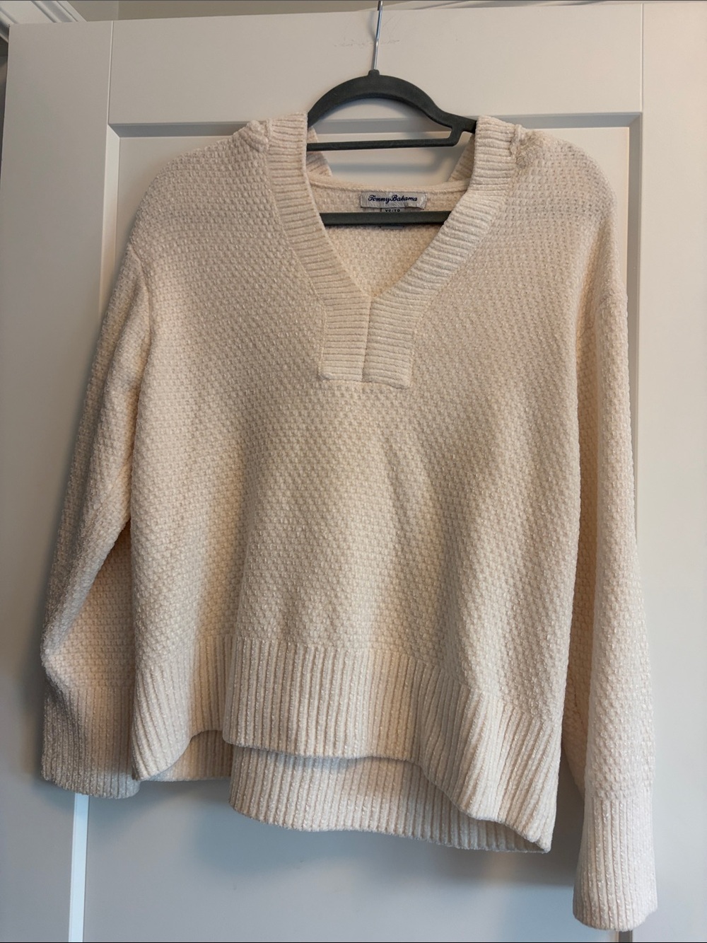 Tommy Bahama Cream V-Neck Textured Sweater